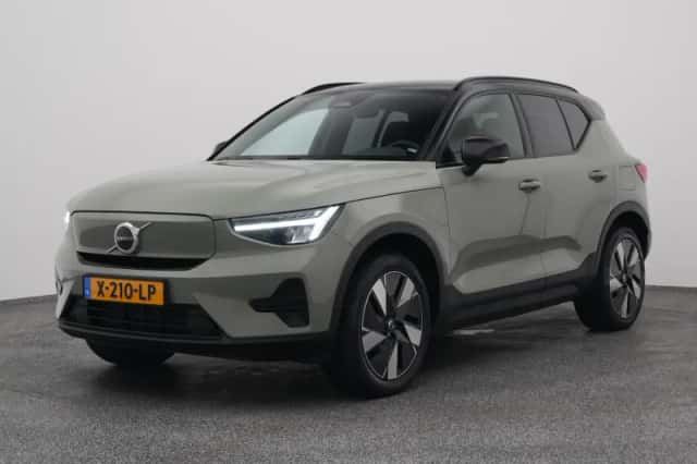 Volvo XC40 (2023) thumbnail 1