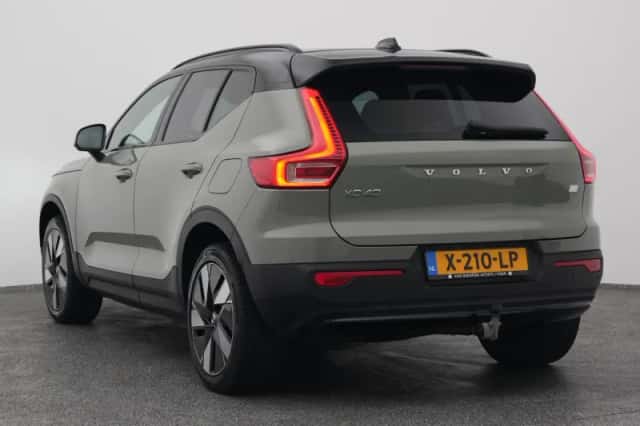 Volvo XC40 (2023) thumbnail 6