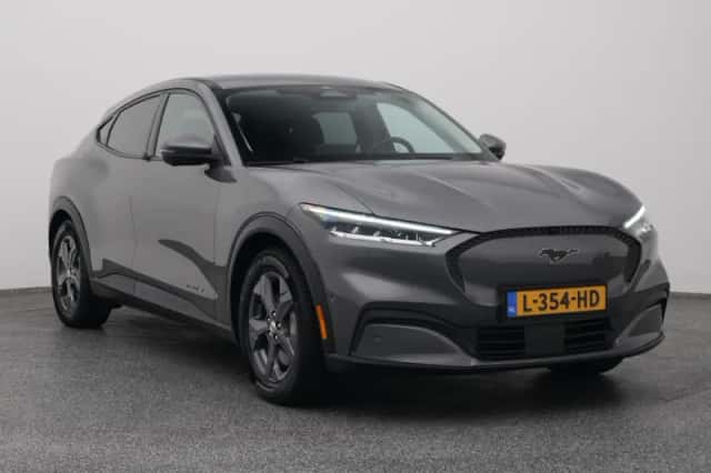 Ford Mustang (2021) thumbnail 2