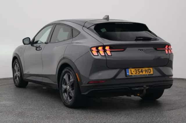 Ford Mustang (2021) thumbnail 6