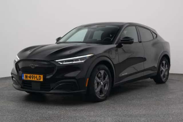 Ford Mustang (2021) thumbnail 1