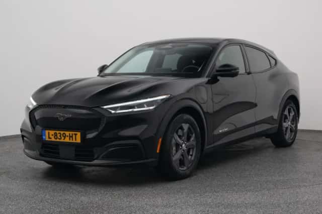 Ford Mustang (2021) thumbnail 1