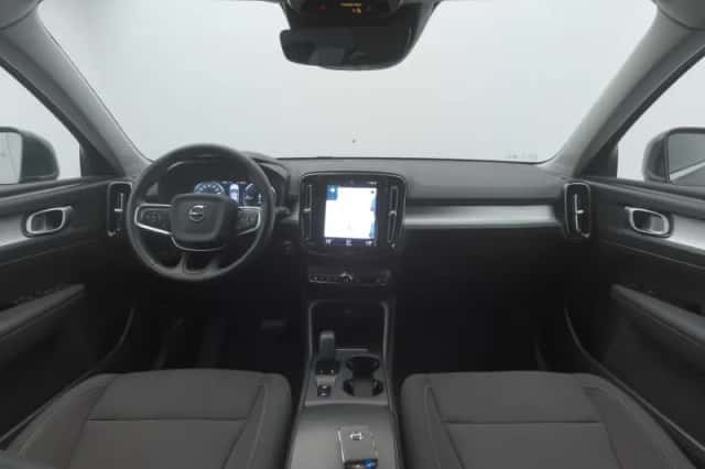 Volvo XC40 (2022) thumbnail 3