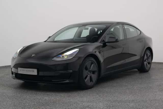 Tesla Model 3 (2021) thumbnail 1