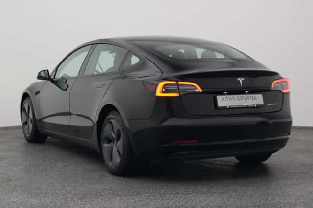 Tesla Model 3 (2021) thumbnail 6