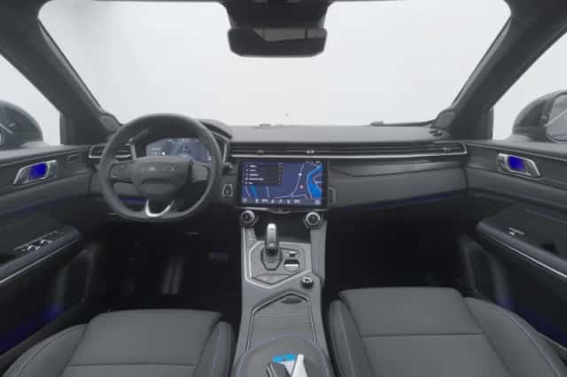 Lynk & Co 01 (2025) thumbnail 3