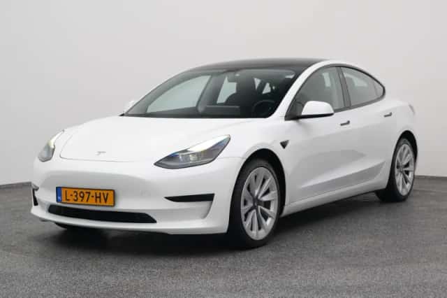 Tesla Model 3 (2021) thumbnail 1