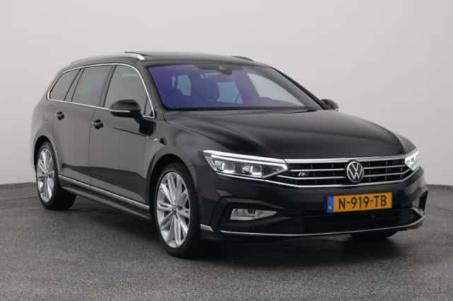 Volkswagen Passat (2022) thumbnail 2