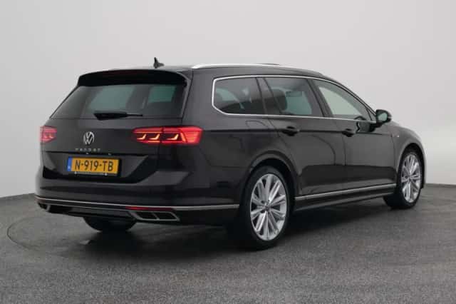 Volkswagen Passat (2022) thumbnail 6