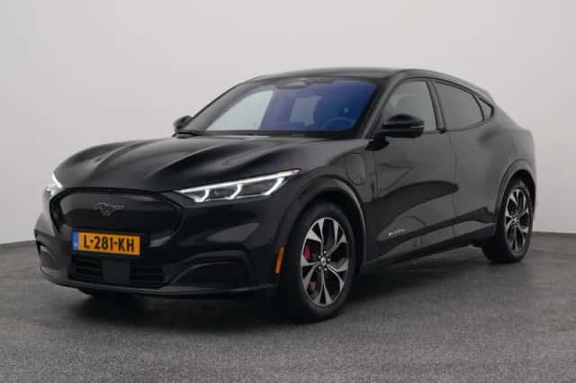 Ford Mustang (2021) thumbnail 1