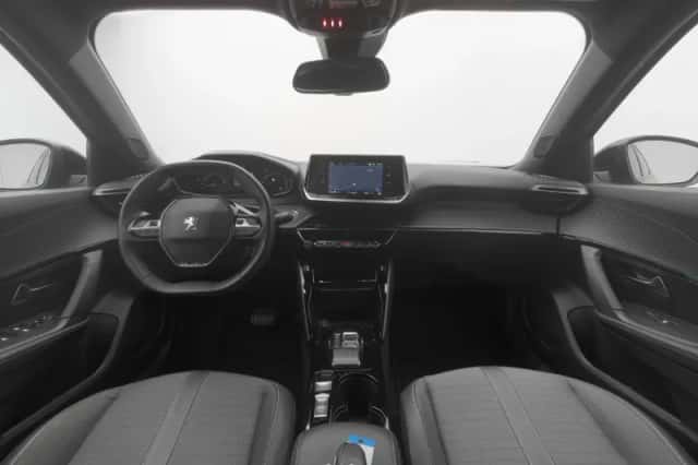 Peugeot e-2008 (2023) thumbnail 3
