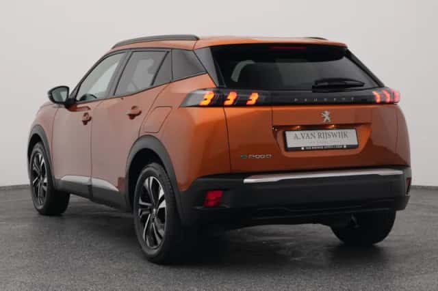 Peugeot e-2008 (2023) thumbnail 6