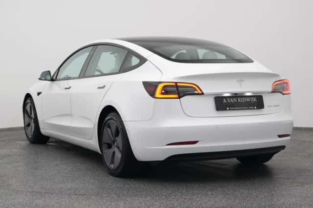 Tesla Model 3 (2022) thumbnail 6