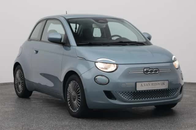 Fiat 500 (2021) thumbnail 2