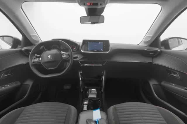 Peugeot e-208 (2022) thumbnail 3