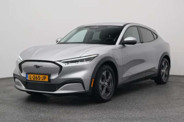 Ford Mustang (2021) thumbnail 1