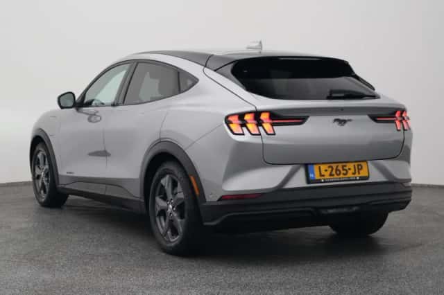 Ford Mustang (2021) thumbnail 6