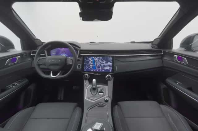 Lynk & Co 01 (2024) thumbnail 3