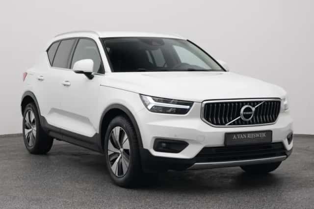 Volvo XC40 (2020) thumbnail 2