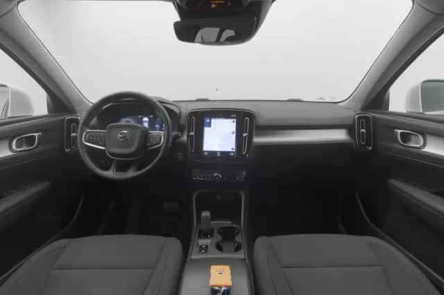 Volvo XC40 (2020) thumbnail 3