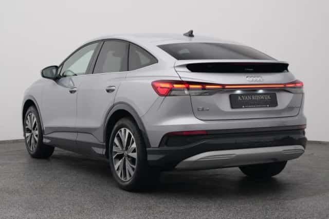 Audi Q4 (2022) thumbnail 6