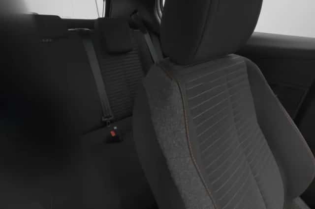 Peugeot 2008 (2022) thumbnail 4