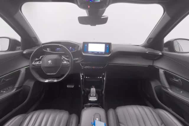 Peugeot 2008 (2021) thumbnail 3