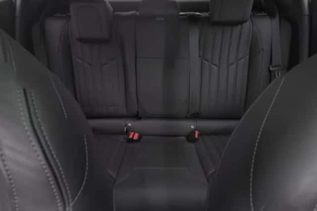 Peugeot 2008 (2021) thumbnail 4