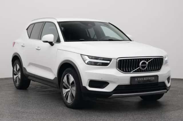 Volvo XC40 (2022) thumbnail 2