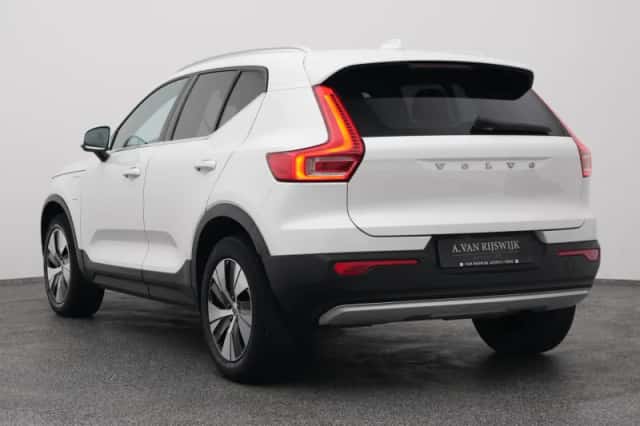 Volvo XC40 (2022) thumbnail 5