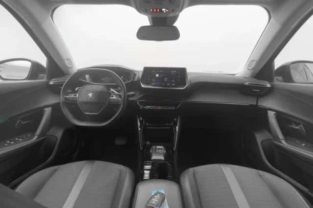 Peugeot 2008 (2022) thumbnail 3