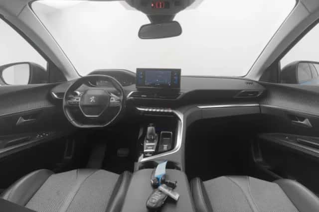 Peugeot 3008 (2022) thumbnail 3