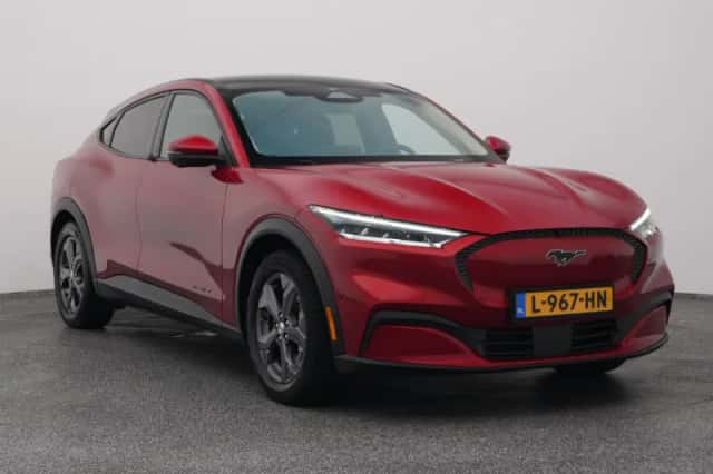 Ford Mustang (2021) thumbnail 2