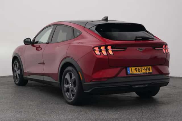 Ford Mustang (2021) thumbnail 6