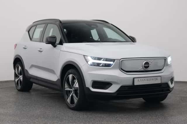 Volvo XC40 (2021) thumbnail 2