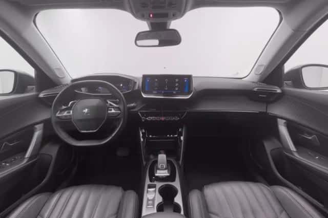Peugeot 2008 (2020) thumbnail 3