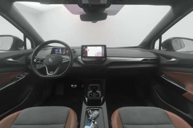 Volkswagen ID.4 (2021) thumbnail 3