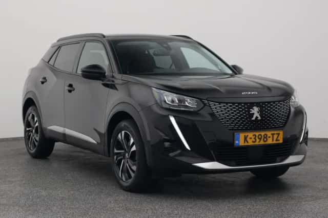 Peugeot 2008 (2021) thumbnail 2
