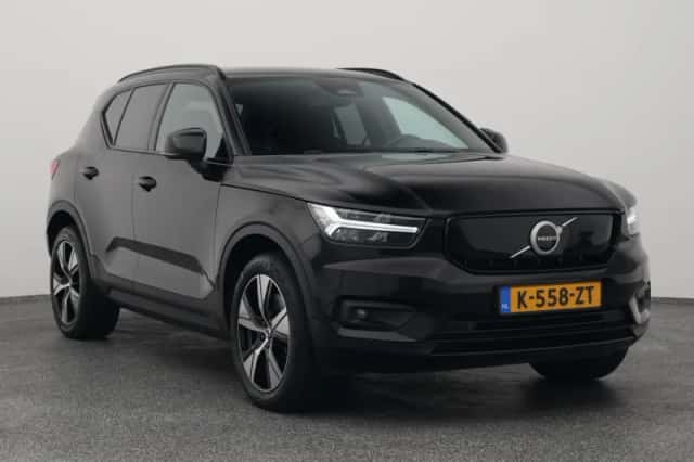 Volvo XC40 (2021) thumbnail 2