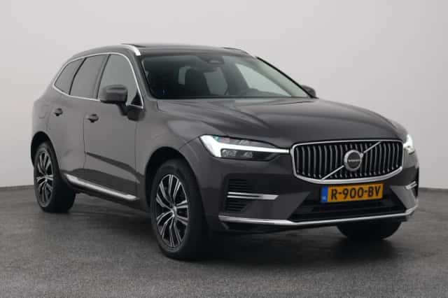 Volvo XC60 (2021) thumbnail 2