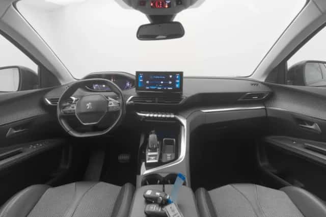 Peugeot 3008 (2022) thumbnail 3