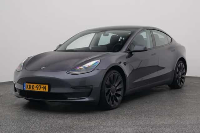 Tesla Model 3 (2023) thumbnail 1