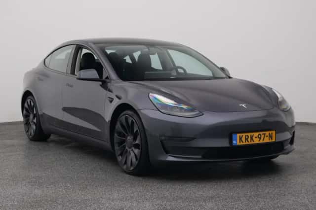 Tesla Model 3 (2023) thumbnail 2