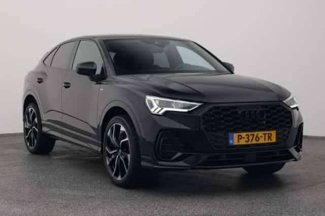 Audi Q3 (2022) thumbnail 2