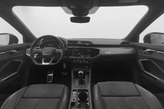 Audi Q3 (2022) thumbnail 3