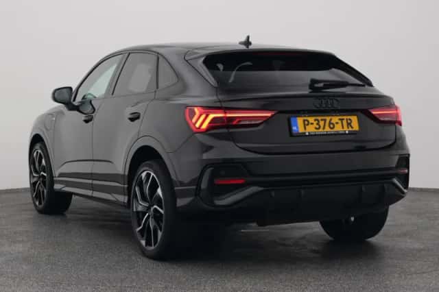 Audi Q3 (2022) thumbnail 5
