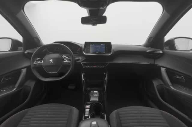 Peugeot e-2008 (2023) thumbnail 3