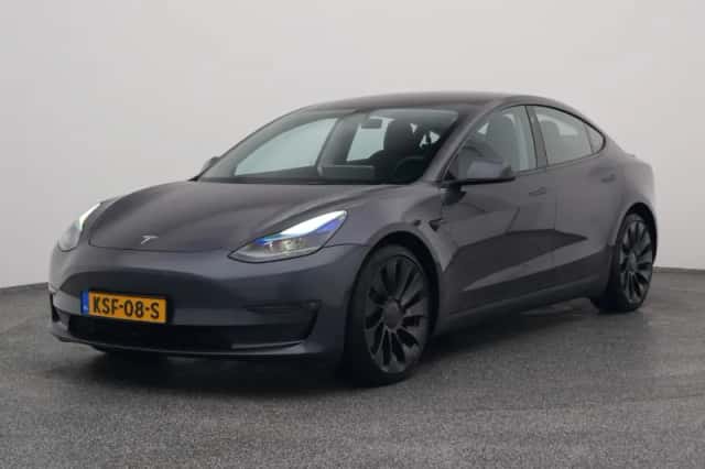 Tesla Model 3 (2023) thumbnail 1