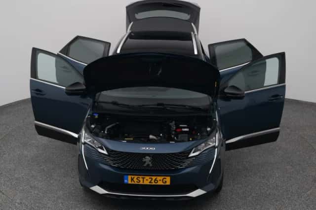 Peugeot 3008 (2022) thumbnail 1