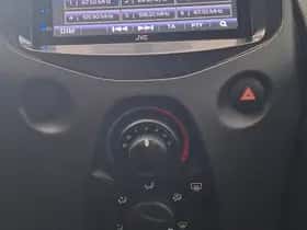 Peugeot 108 (2016) thumbnail 12